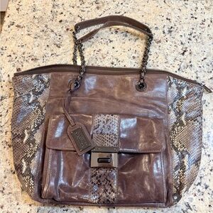 Badgley Mischka Brown
Leather/Snakeskin
